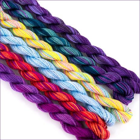 waddle-thread-kit-2 counted-needlepoint-penguin